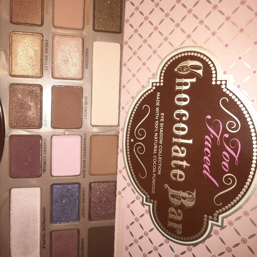 Too faced chocolate palette